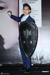 组图：林宥嘉个唱移师英国 搞笑自夸帅得不像人