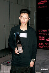 组图：周秀娜微博结识英超球员 瞒男友拒透对方情况