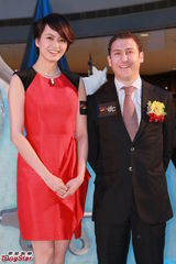 组图：梁咏琪红裙亮相优雅妩媚