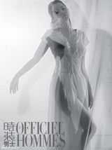 组图：伊能静时尚大片低调朴素 勇敢努力做自己