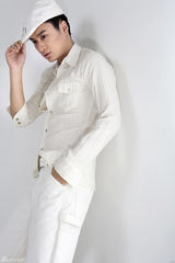 组图：郭晓然夏日清新写真 白色衬衫干净清爽