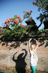 幻灯图：SARA巴厘岛美图 大胆演绎色彩碰撞 