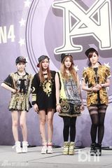 组图：T-ara N4嘻哈装亮相 宣布将进军美国