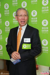 组图：赵雅芝中环助阵品牌活动显成熟风韵