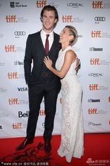 组图：《极速风流》首映“雷神”与妻子秀恩爱