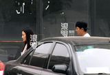 独家：李小璐贾乃亮保姆保镖紧随 小心出行(图)