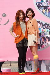 组图：SHE十周年纪念活动 Selina发短片盼早日归队