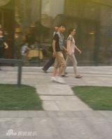 组图：赵薇《致青春》百张片场工作照曝光