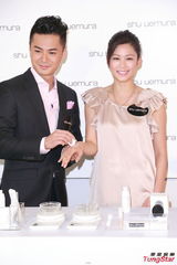 组图：罗仲谦预告与杨怡过情人节