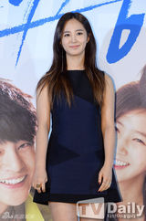 组图：《No Breathing》试映 青春主演齐亮相