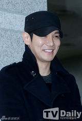 组图：FTTS成员FANY退伍 帅气外貌不减