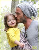 策划：七公主和萌爸贝克汉姆的亲密瞬间