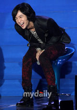 幻灯图：张根锡首尔举行粉丝见面会气氛火爆