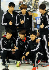 组图：神话六成员参加《神话广播》公开拍摄