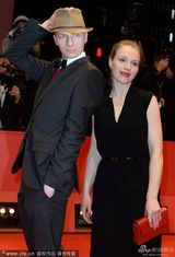 组图：柏林电影节闭幕式红毯 中国女星美艳出挑