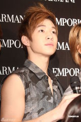 高清组图：SJ-M八缺一现身台湾 引发歌迷混乱