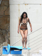 组图：2012比基尼美胸大盘点 众女星性感咸湿