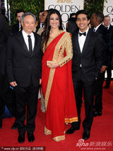 组图：《少年派》导演李安面带微笑亮相红毯