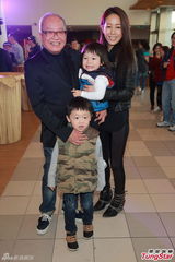 组图：群星贺梁家树荣休 汪明荃马德钟现身