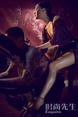 组图：周迅登《时尚先生》封面 内衣扮性感大佬