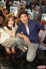 组图：王心凌开心办庆生会 许愿当包租婆