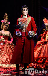 组图：音乐剧《红花侠》试演 主演齐亮相