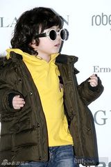 组图：张赫南圭丽等韩星为眼镜新品发布会站台