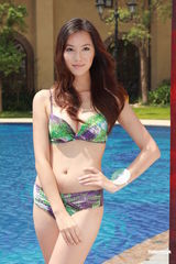 组图：中华小姐泳装照拍摄 选手血糖过低险晕倒