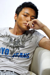 幻灯图：郑国霖写真曝光 展男人成熟的魅力     