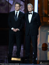 组图：迈克尔-道格拉斯获迷你剧最佳男主角