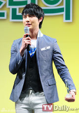 组图：《月亮》演员金有贞李敏豪任青少年名誉大使