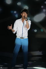 幻灯组图：快男突围赛第五场 “回锅肉”惊险晋级