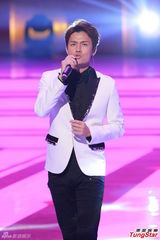 组图：赌王数百万支持太太 何超莲吴克羣献艺