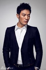 组图：李光洁写真大片曝光 眼神忧郁添熟男气质