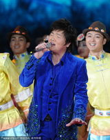 组图：央视蛇年春晚孙楠献唱《净土》
