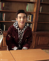 组图：TimeZ新歌MV花絮曝光 寒冬拍泳戏