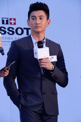 组图：吴奇隆为名表站台 父亲教会自己做时间的主人