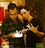 组图：《绯闻女孩》派对奈德被整 恰克醉卧美人塌