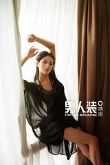 幻灯图：王媛可登《男人装》 性感造型火辣诱人