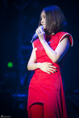 组图：那英上海感动开唱 回溯二十年流金岁月