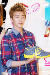 组图：怀秋曝林俊杰曾做噩梦 错失金曲一语成谶