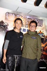 组图：《变形金刚3》香港首映 郑伊健黎耀祥捧场