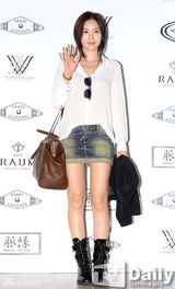 组图：南圭丽(南奎丽)SISTAR宝拉等盛装出席时尚活动