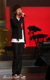 幻灯图集：老中青三代歌手齐聚六十年金曲盛典