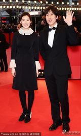 组图：韩国影片《惠媛》首映 郑恩彩展熟女气质