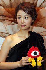 高清组图：林心如余诗曼陈键锋出席首尔电视节