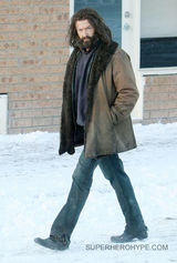 组图：《金刚狼2》片场 休-杰克曼扮相邋遢