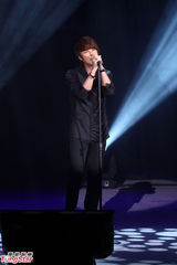 组图：韩星申彗星台湾大秀“骑马舞”