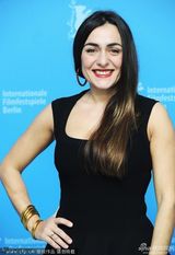 组图：《昨日永恒》发布会 贾维尔献吻女搭档