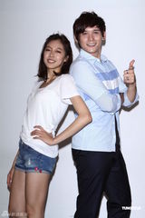 组图：Olivia与好友倪安东首次合唱 不排斥发展感情